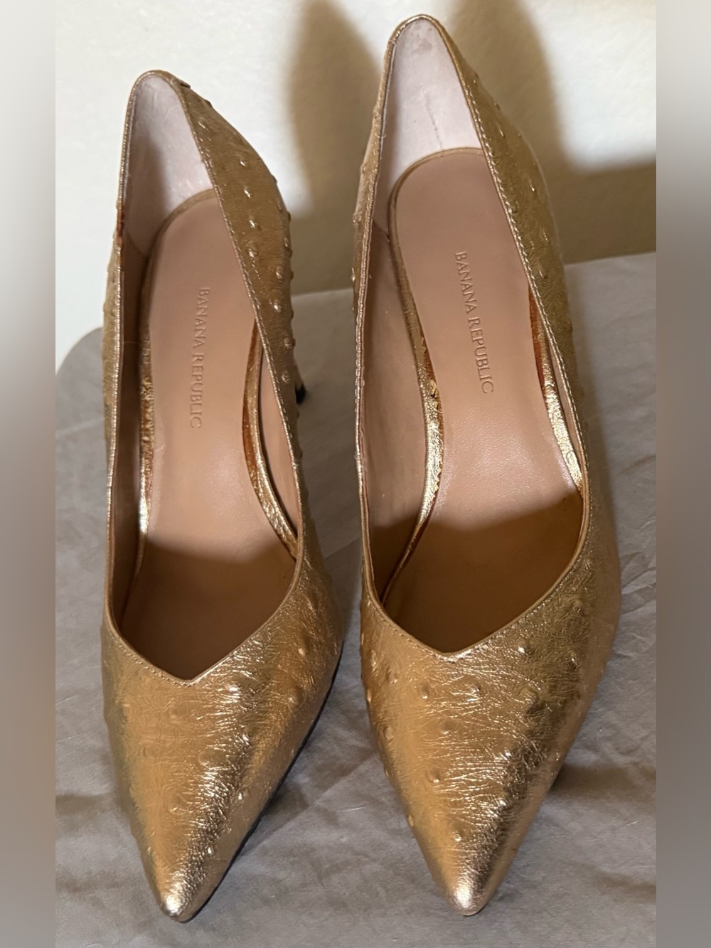 Banana Republic Women's Shimmery Gold Pointed-Toe Pumps